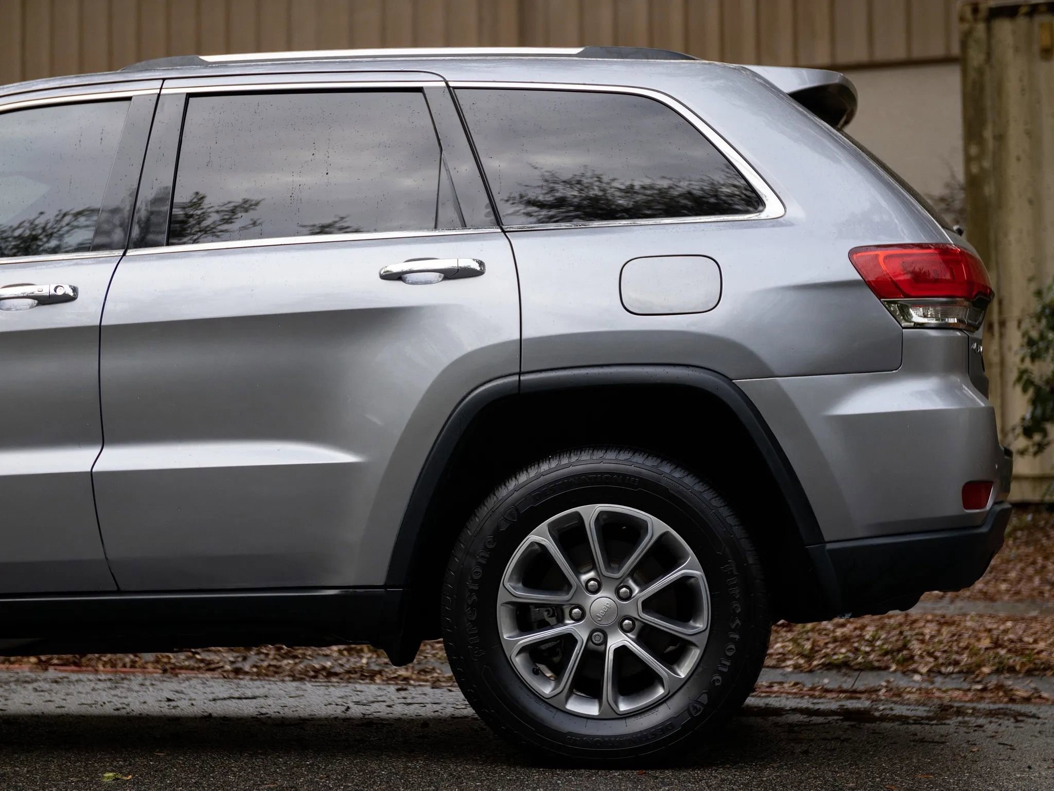 Used 2014 Jeep Grand Cherokee Limited image 17