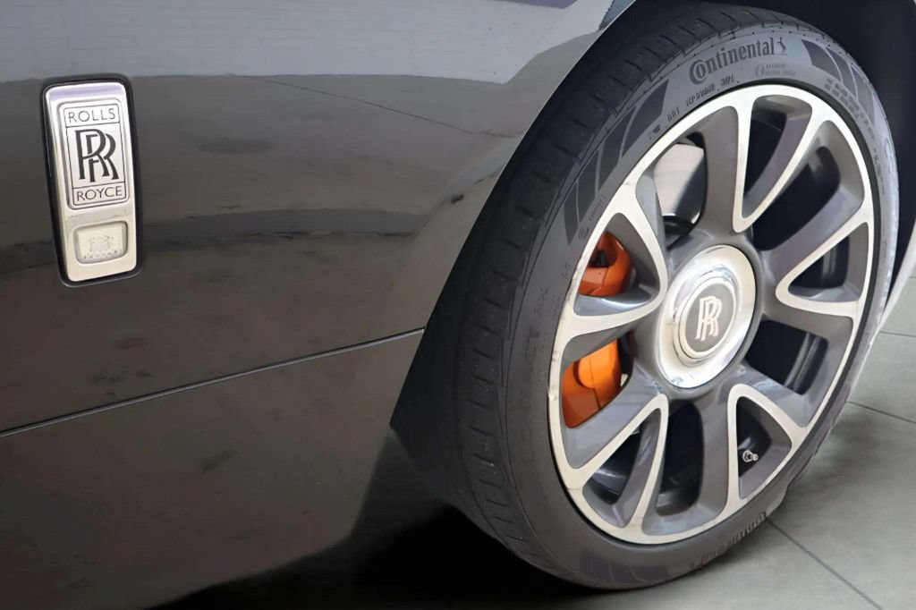 Used 2021 Rolls-Royce Wraith RWD image 16