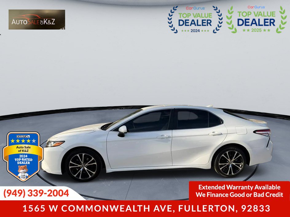 Used 2020 Toyota Camry SE w/ Convenience Package FWD image 2
