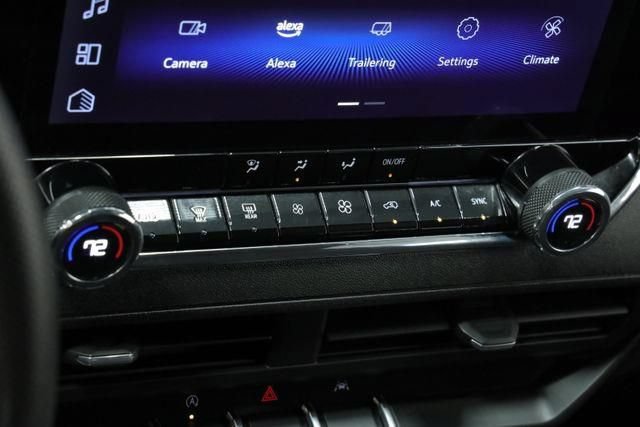 Used 2025 Chevrolet Colorado Trail Boss AWD/4WD image 21