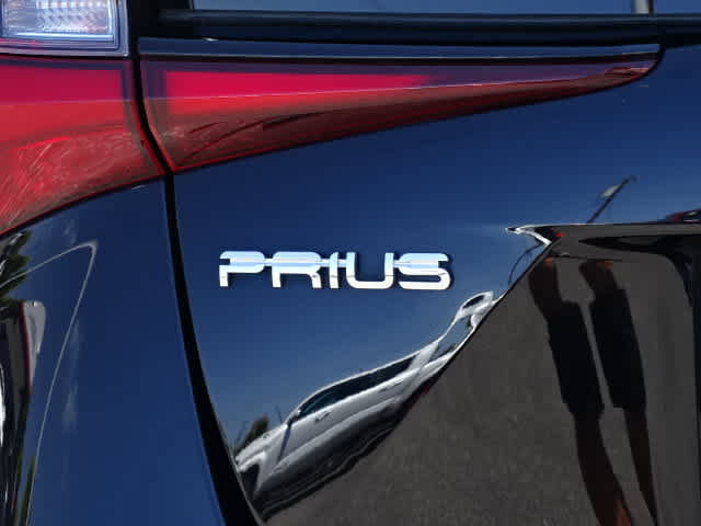 Used 2022 Toyota Prius LE FWD image 10