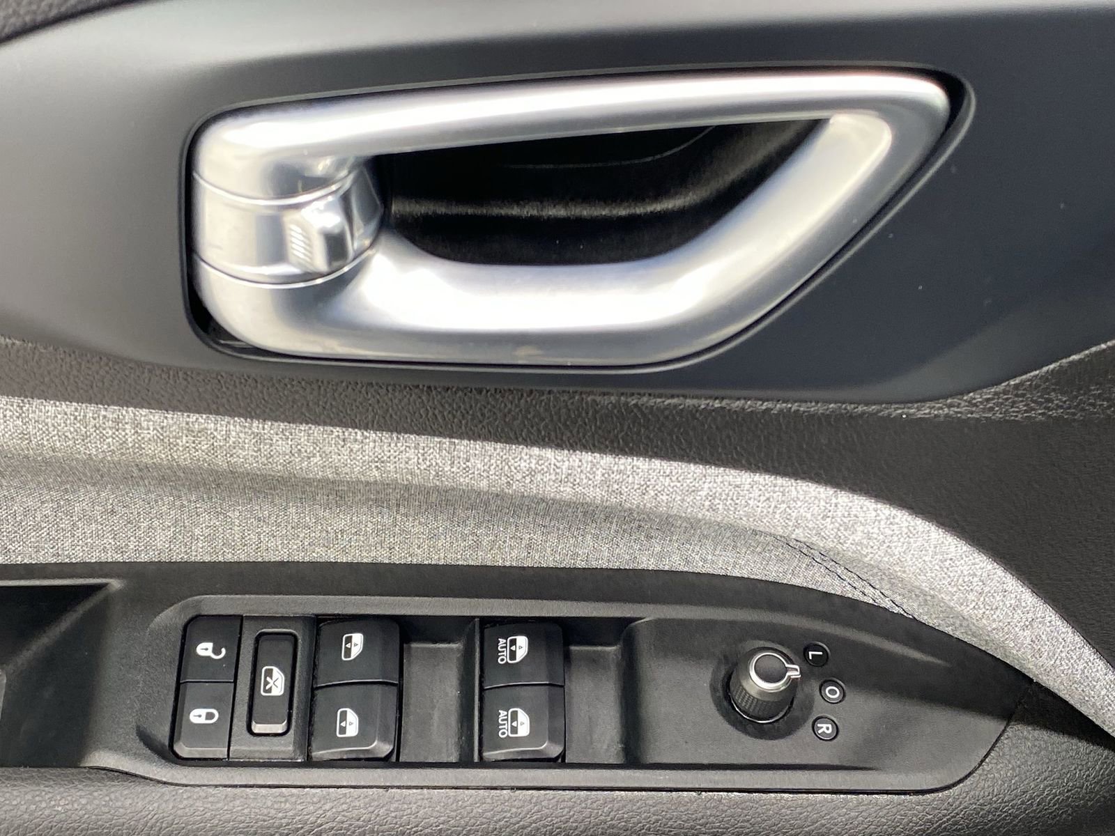 Used 2025 Jeep Compass Latitude image 13