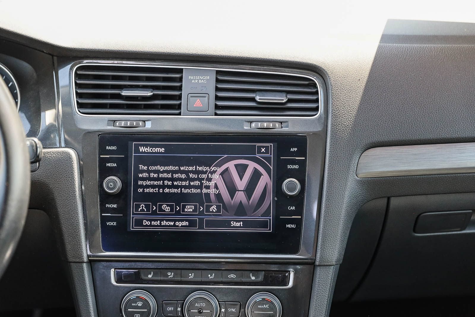 Used 2019 Volkswagen e-Golf SE w/ Driver Assistance Package FWD image 15