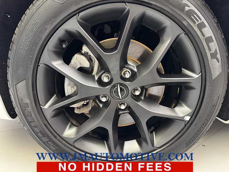 Used 2024 Chrysler Pacifica Touring-L w/ S Appearance Package AWD/4WD image 9