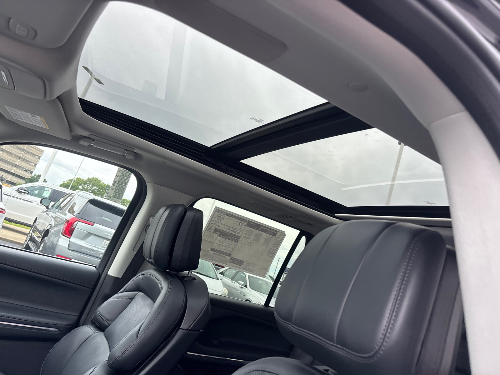 New 2026 Lincoln Navigator Reserve AWD/4WD image 25
