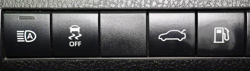 Used 2018 Toyota Camry SE image 27