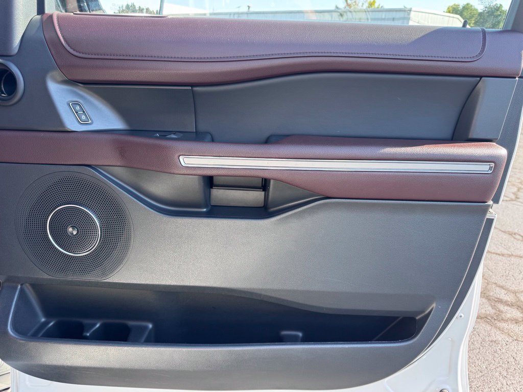 Used 2024 Ford Expedition Limited RWD image 32