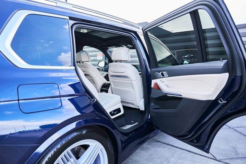 Used 2024 BMW ALPINA XB7 image 27