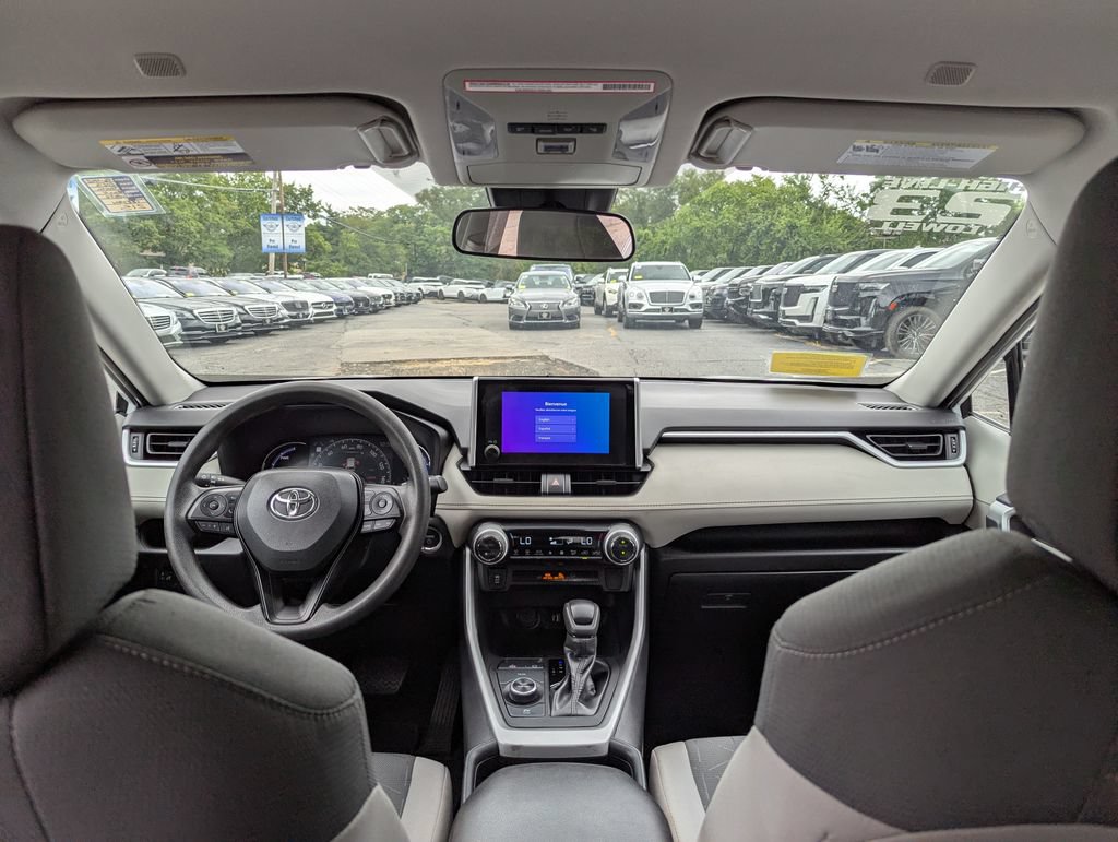 Used 2023 Toyota RAV4 XLE AWD/4WD image 39