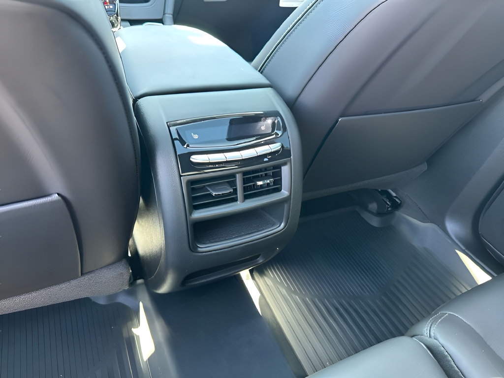 New 2026 Cadillac XT5 Sportv w/ LPO, Onyx Lite Package AWD/4WD image 22