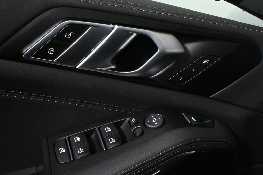 Used 2026 BMW X5 xDrive50e w/ M Sport Package image 32