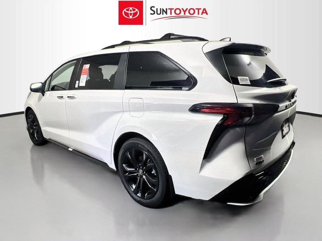 New 2026 Toyota Sienna XSE FWD image 5