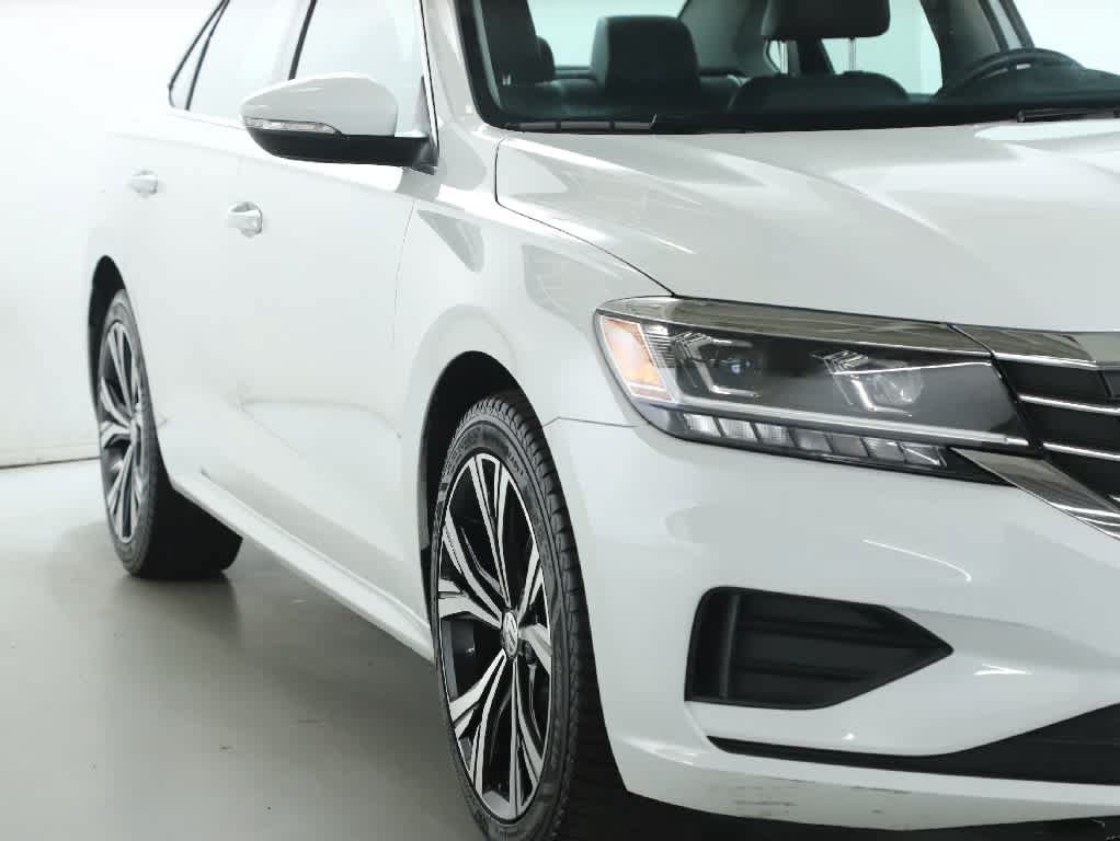 Certified 2022 Volkswagen Passat 2.0T SE FWD image 8