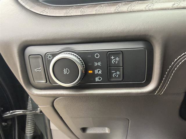 Used 2022 Ford Explorer Platinum w/ Equipment Group 601A image 32