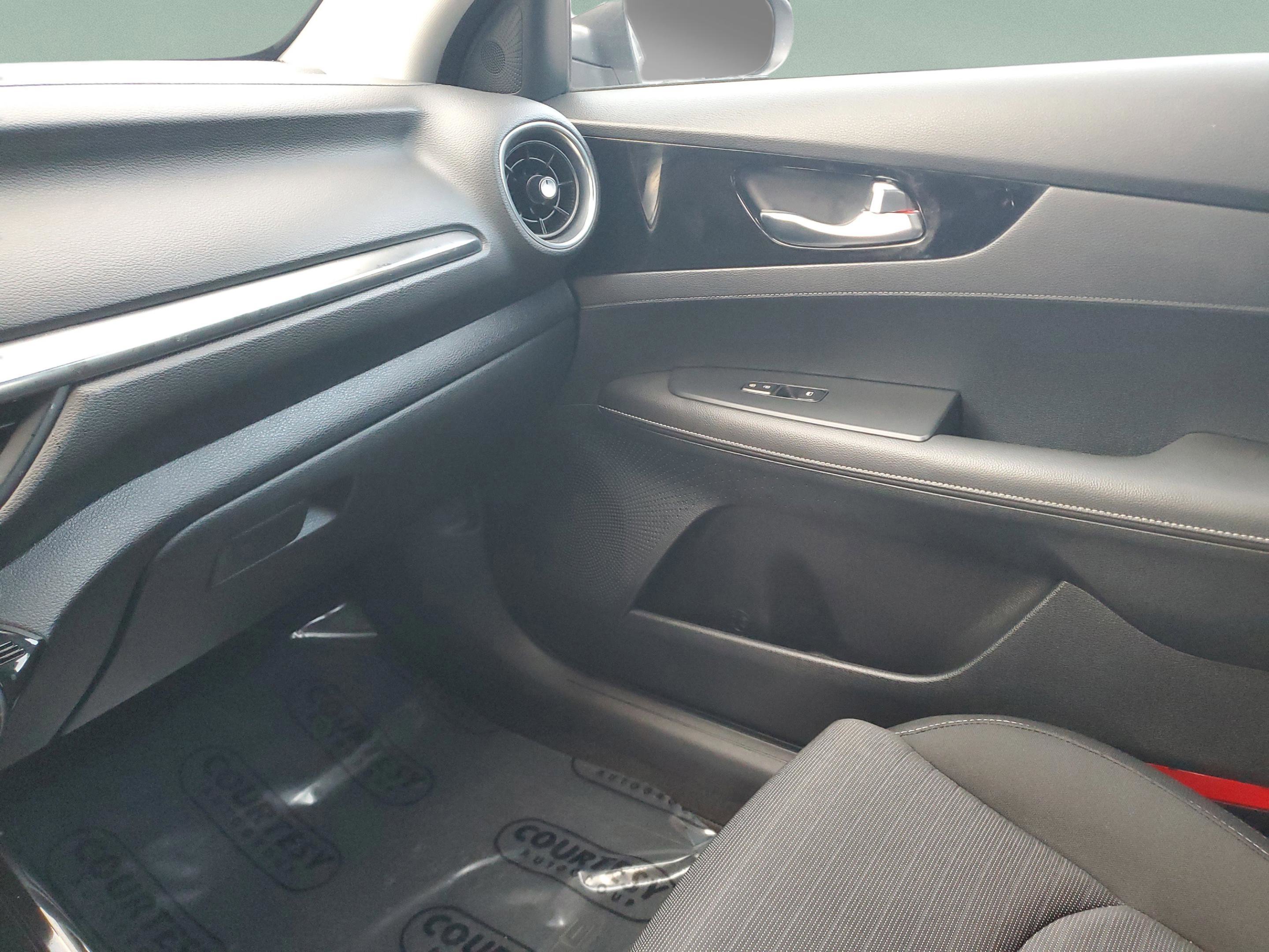 Used 2019 Kia Forte S w/ S Premium Package FWD image 21