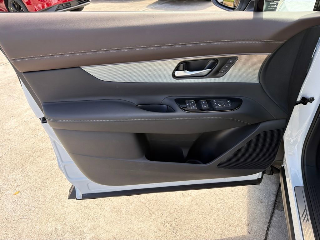 Used 2025 Nissan Murano Platinum image 17