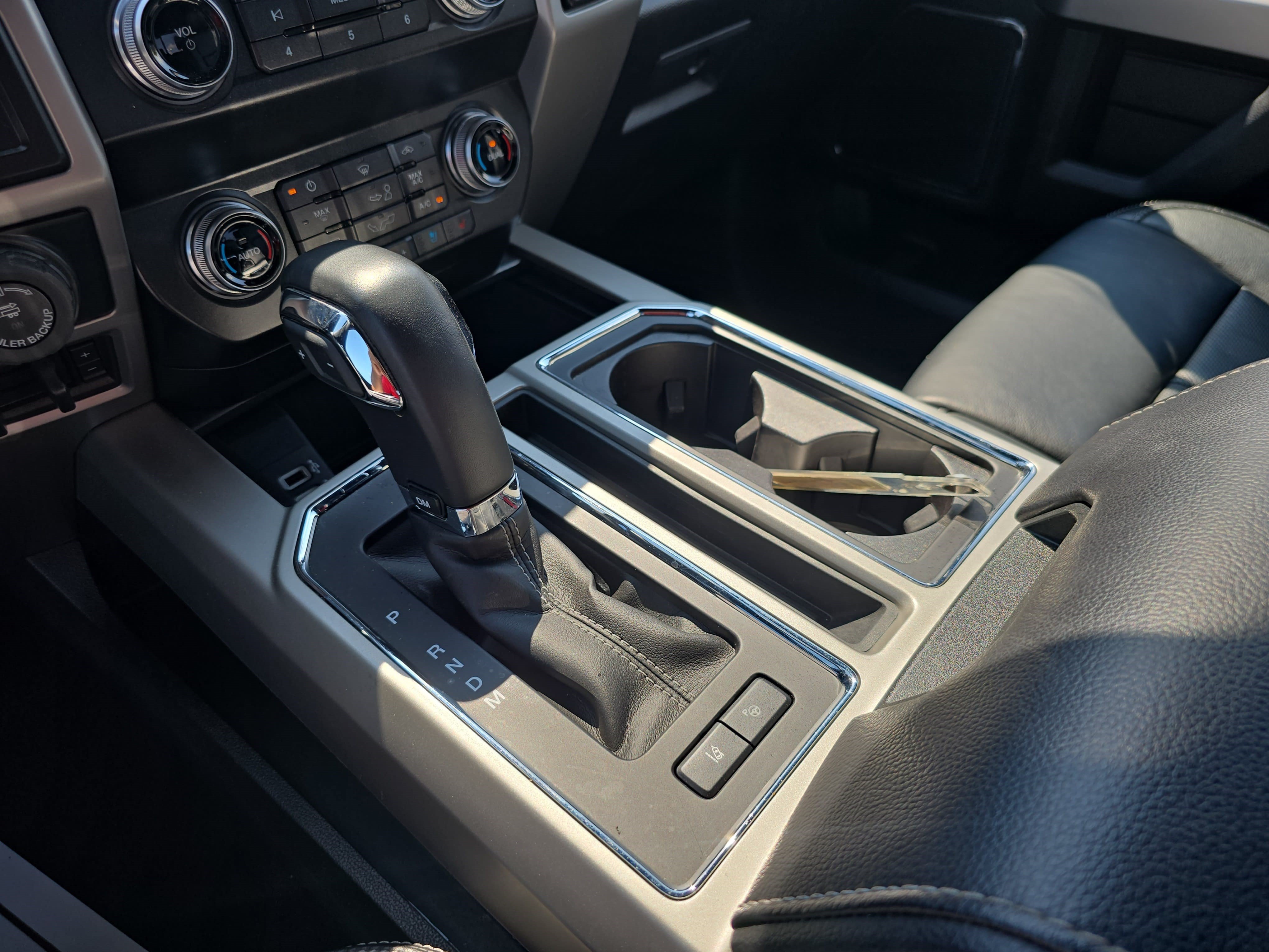 Used 2019 Ford F150 Lariat w/ Equipment Group 502A Luxury AWD/4WD image 23