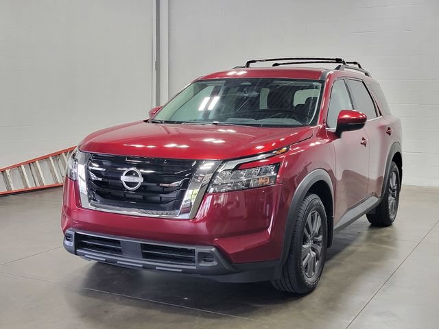 Used 2022 Nissan Pathfinder SV w/ Cargo Package AWD/4WD image 2