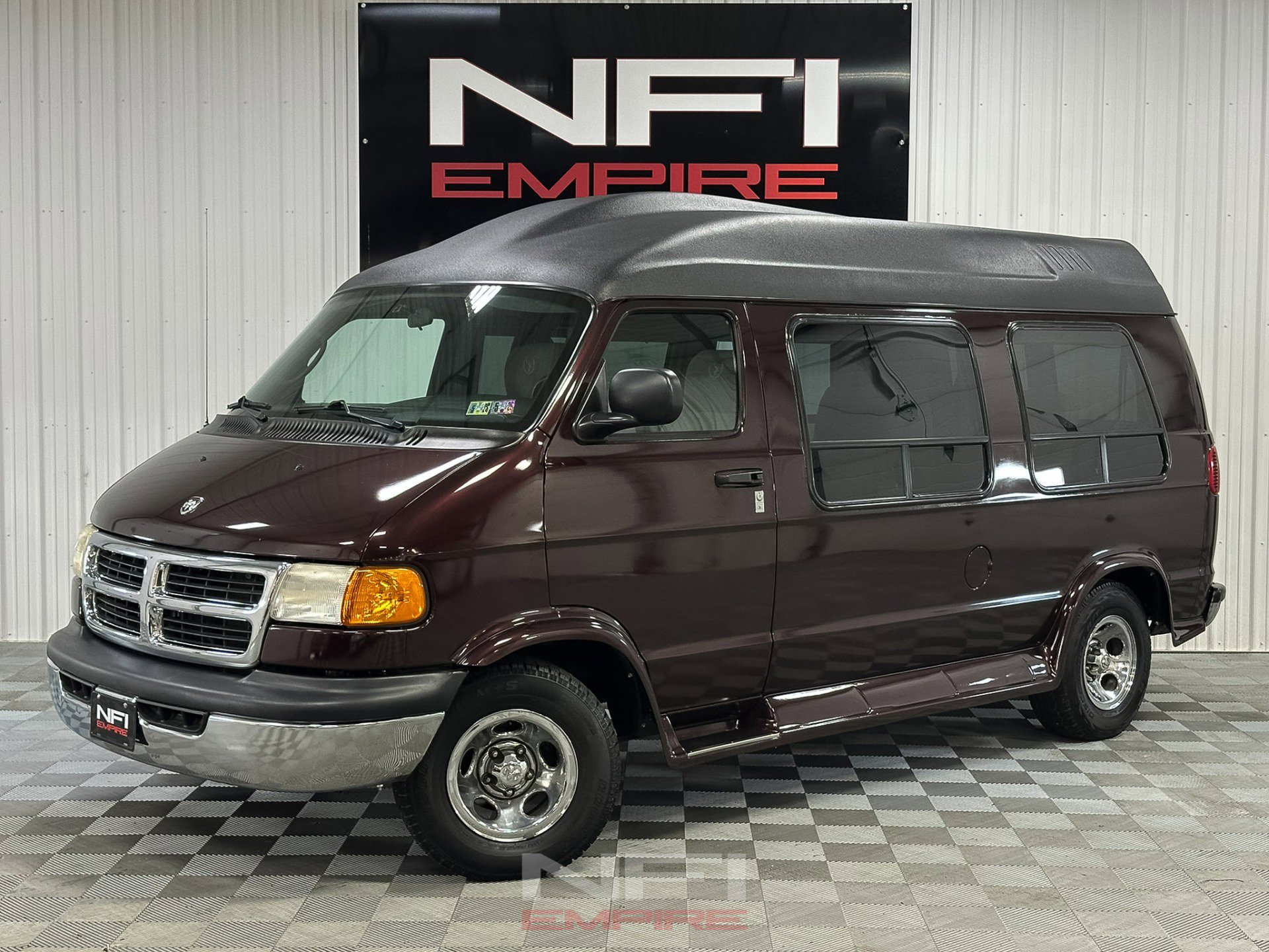 Used 2002 Dodge B1500 image 1