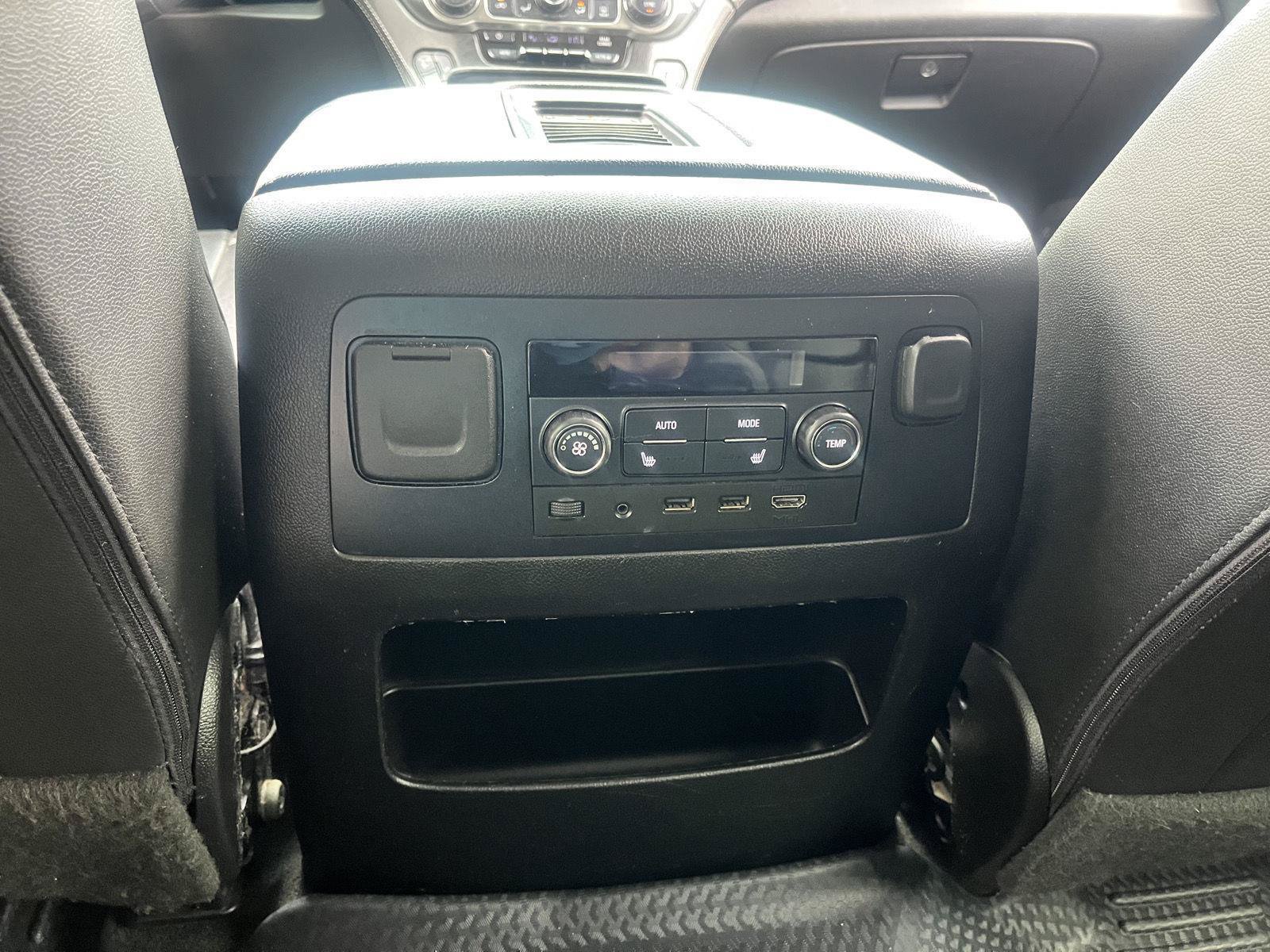 Used 2018 Chevrolet Tahoe Premier AWD/4WD image 35
