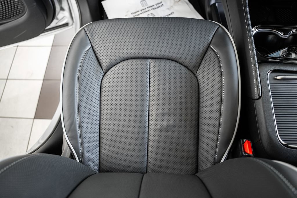 New 2026 Chrysler Pacifica Limited w/ Uconnect Theater Family Group image 29