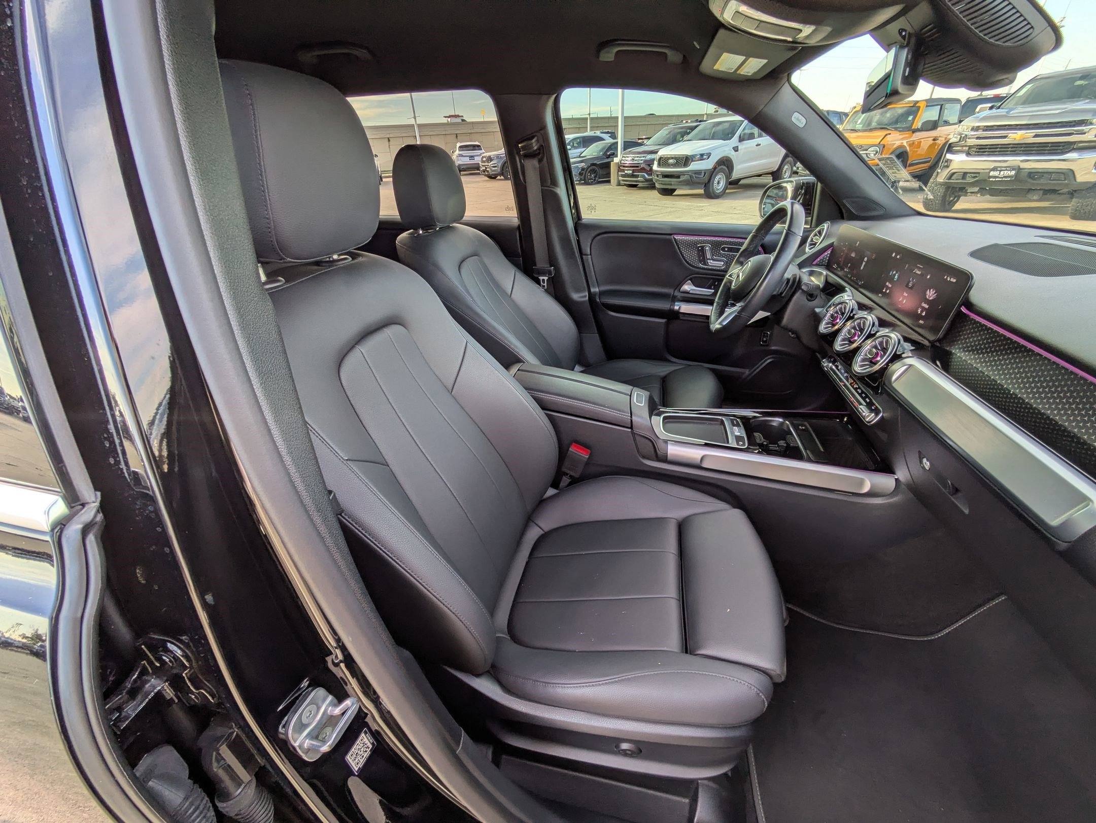 Used 2024 Mercedes-Benz GLB 250 image 31