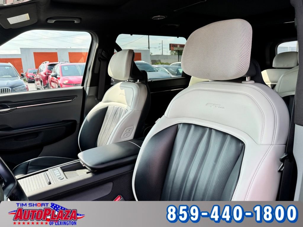 Used 2024 Kia EV9 GT-Line AWD/4WD image 36