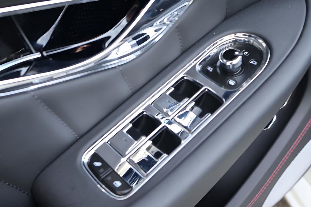 Used 2024 Bentley Continental GT V8 AWD/4WD image 13