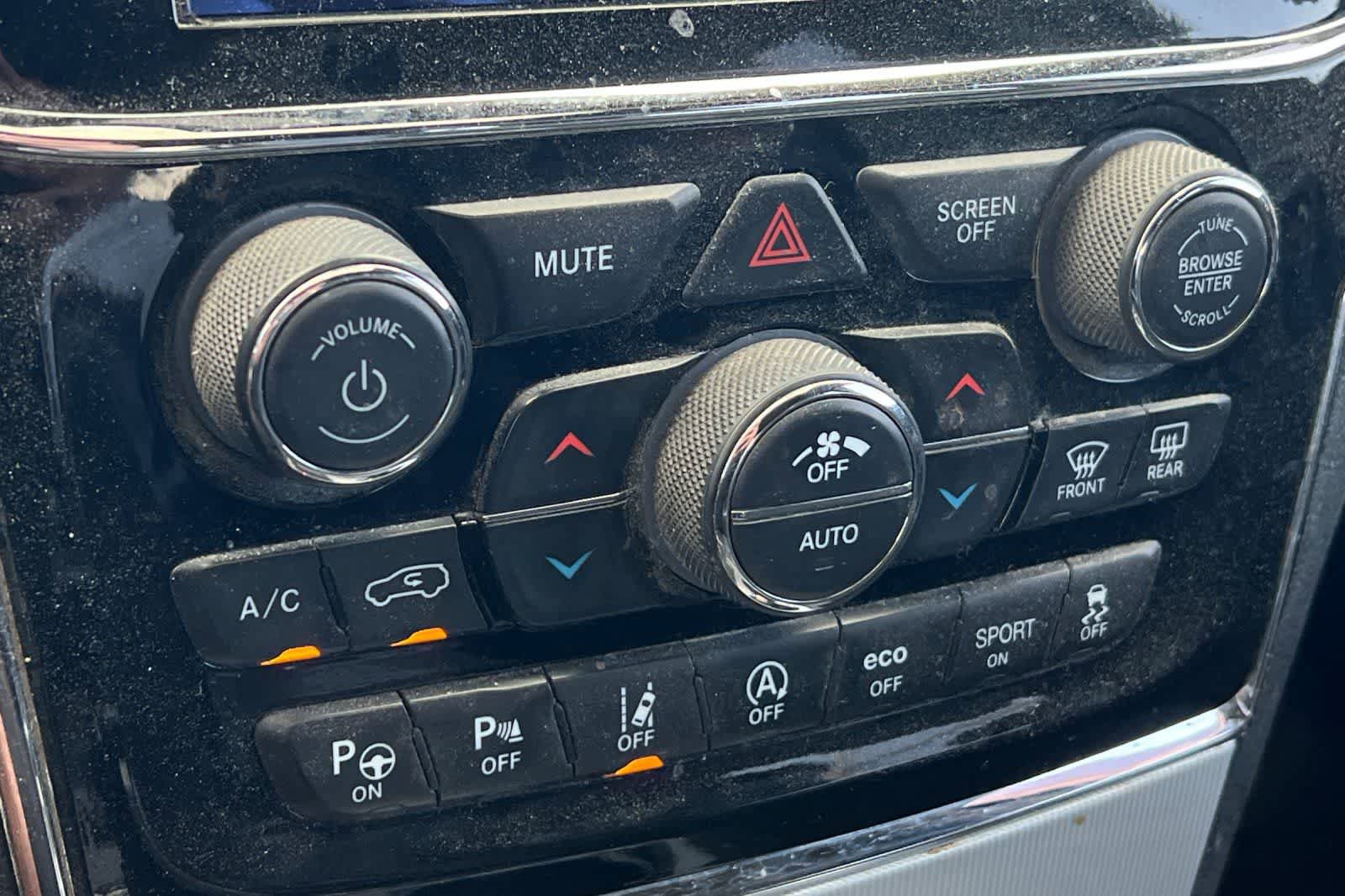 Used 2019 Jeep Grand Cherokee Trailhawk AWD/4WD image 22