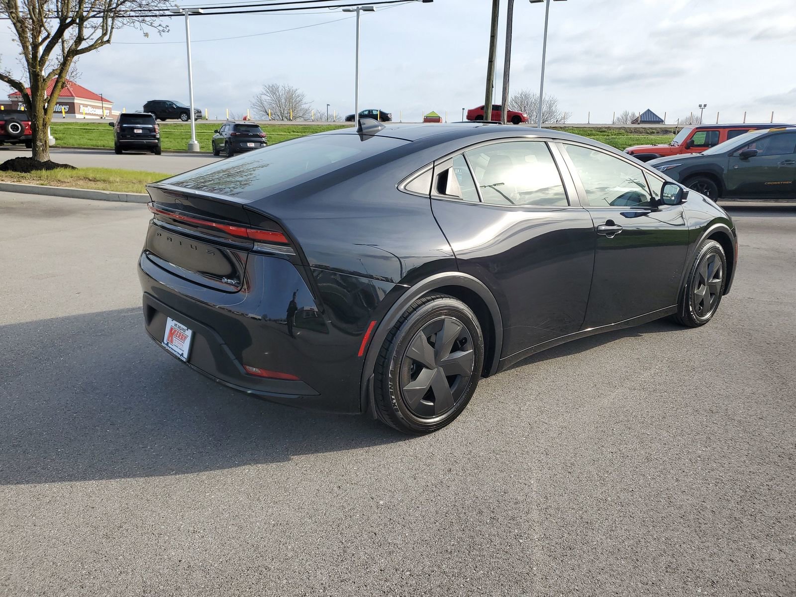 Used 2025 Toyota Prius LE image 4