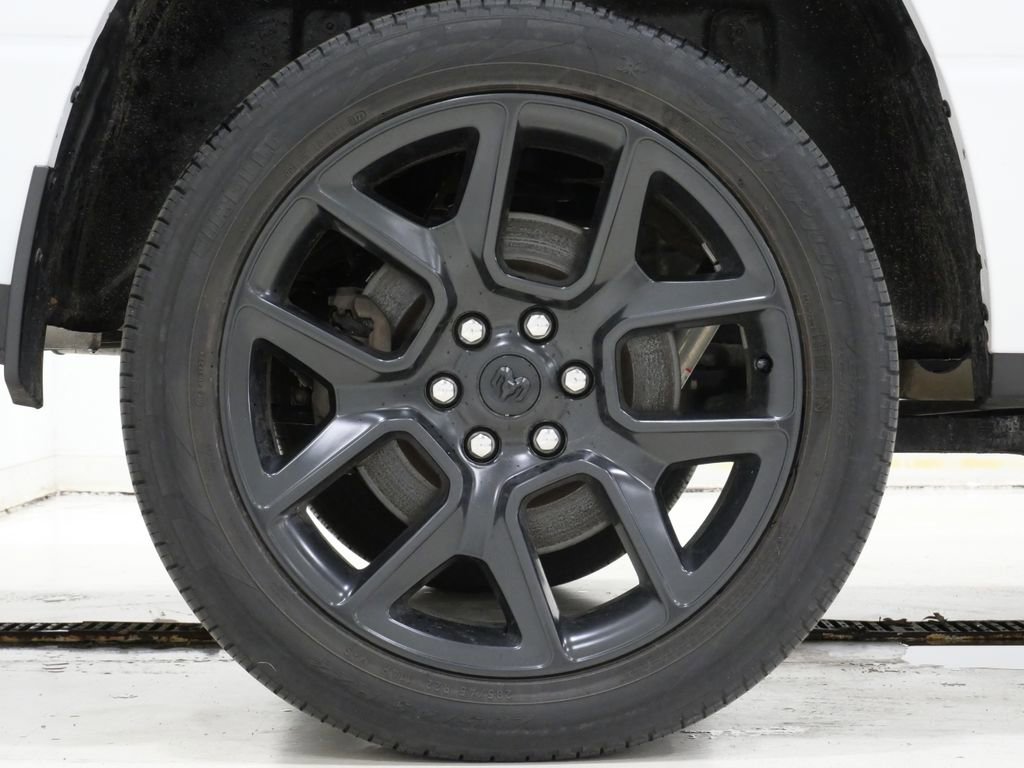 Used 2023 RAM 1500 Laramie AWD/4WD image 9