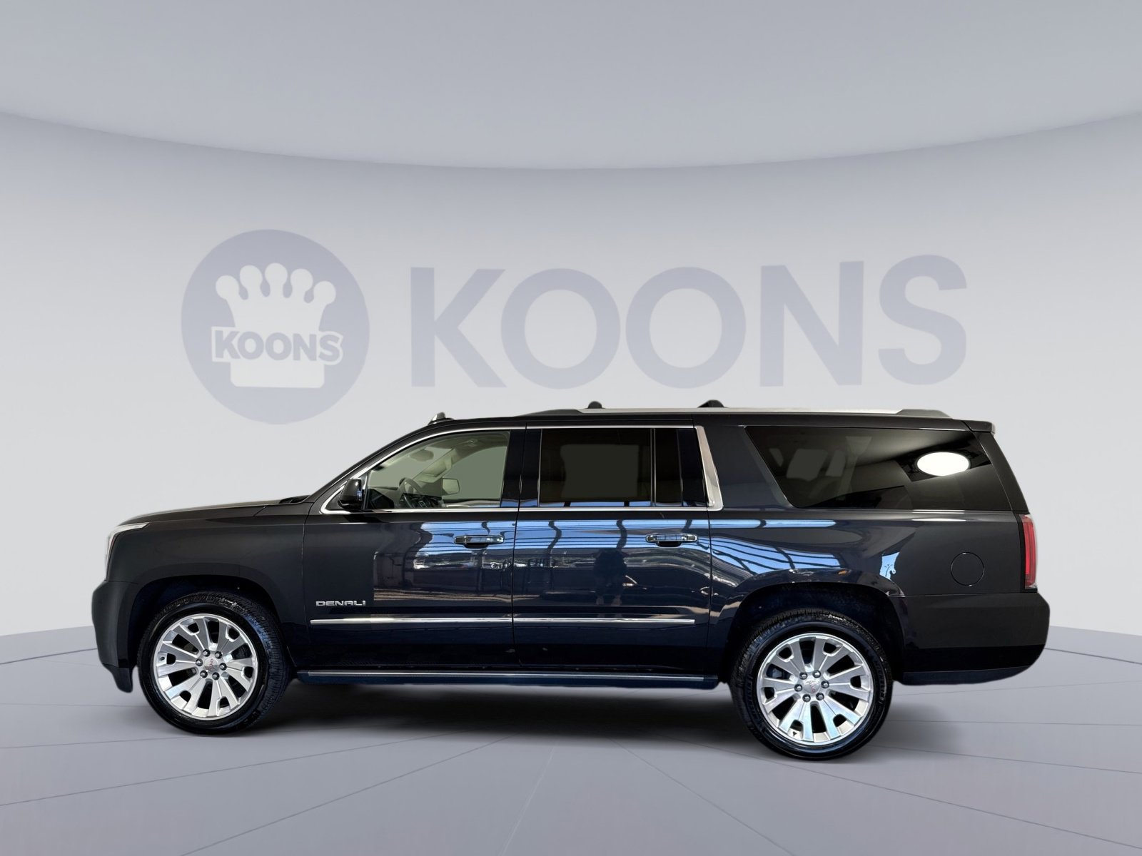 Used 2020 GMC Yukon XL Denali w/ Open Road Package AWD/4WD image 2