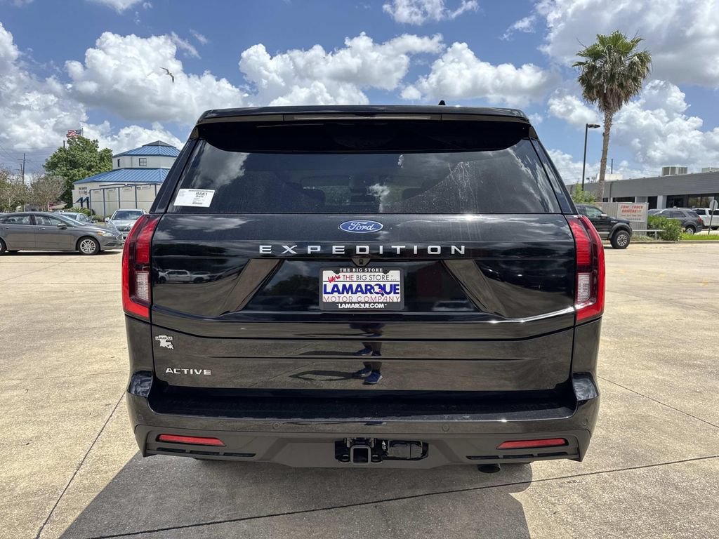 New 2026 Ford Expedition Active RWD image 4