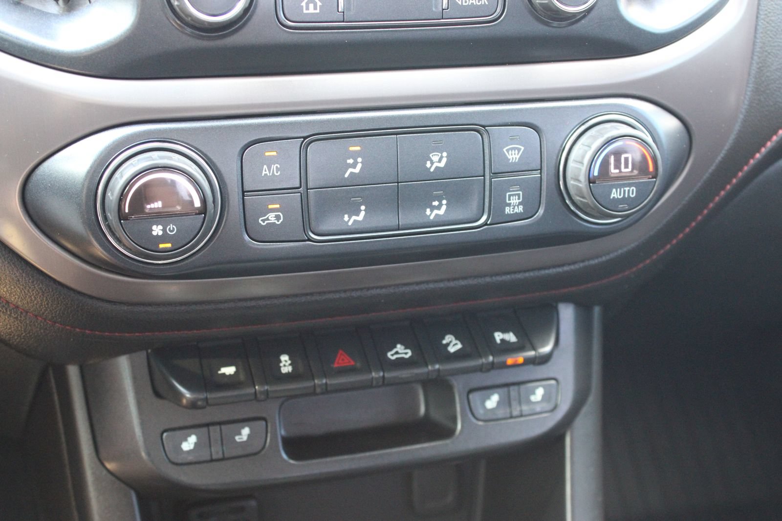Used 2019 GMC Canyon All Terrain w/ All Terrain X Package AWD/4WD image 16