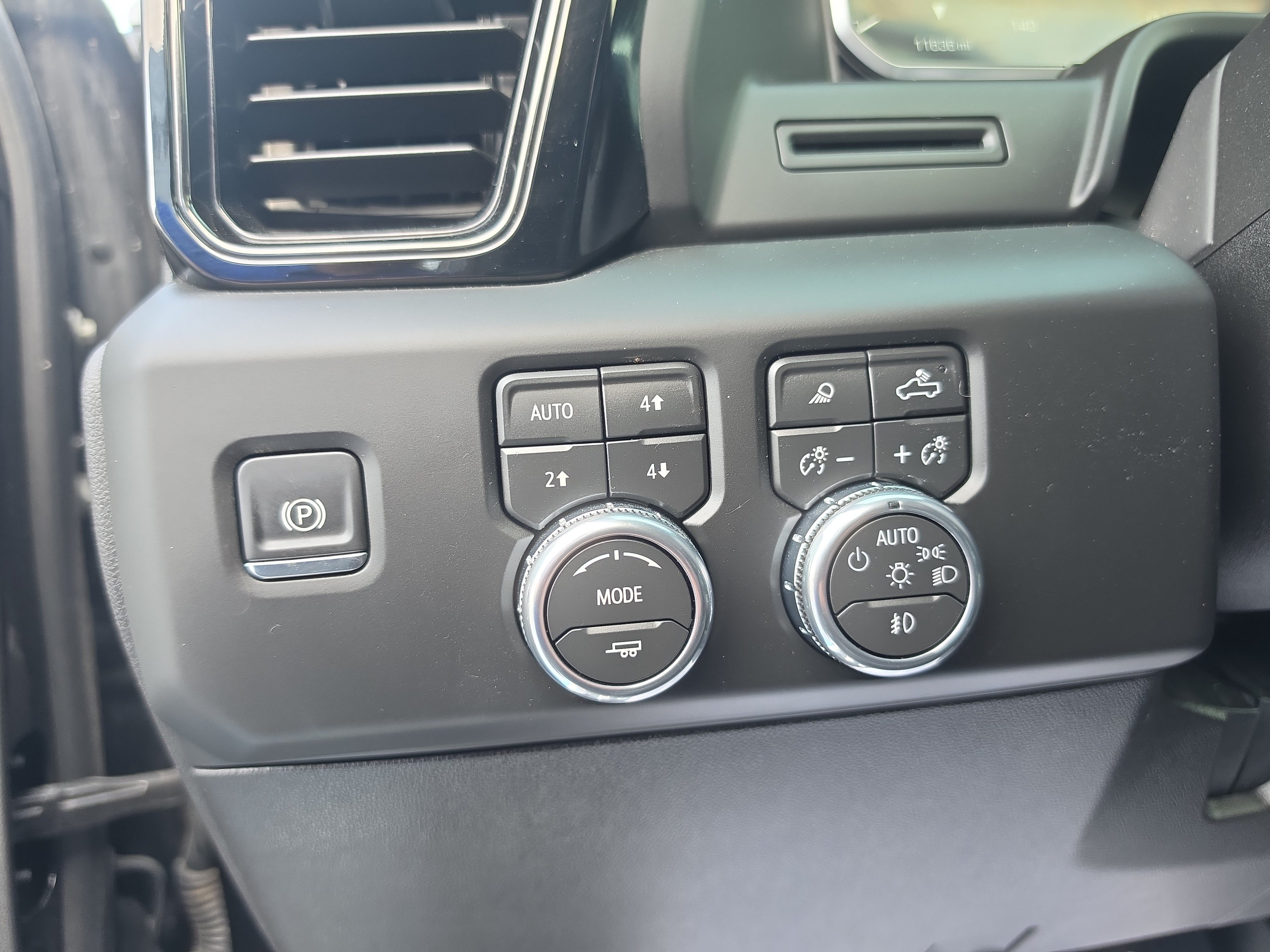 Used 2026 GMC Sierra 2500 AT4 AWD/4WD image 19