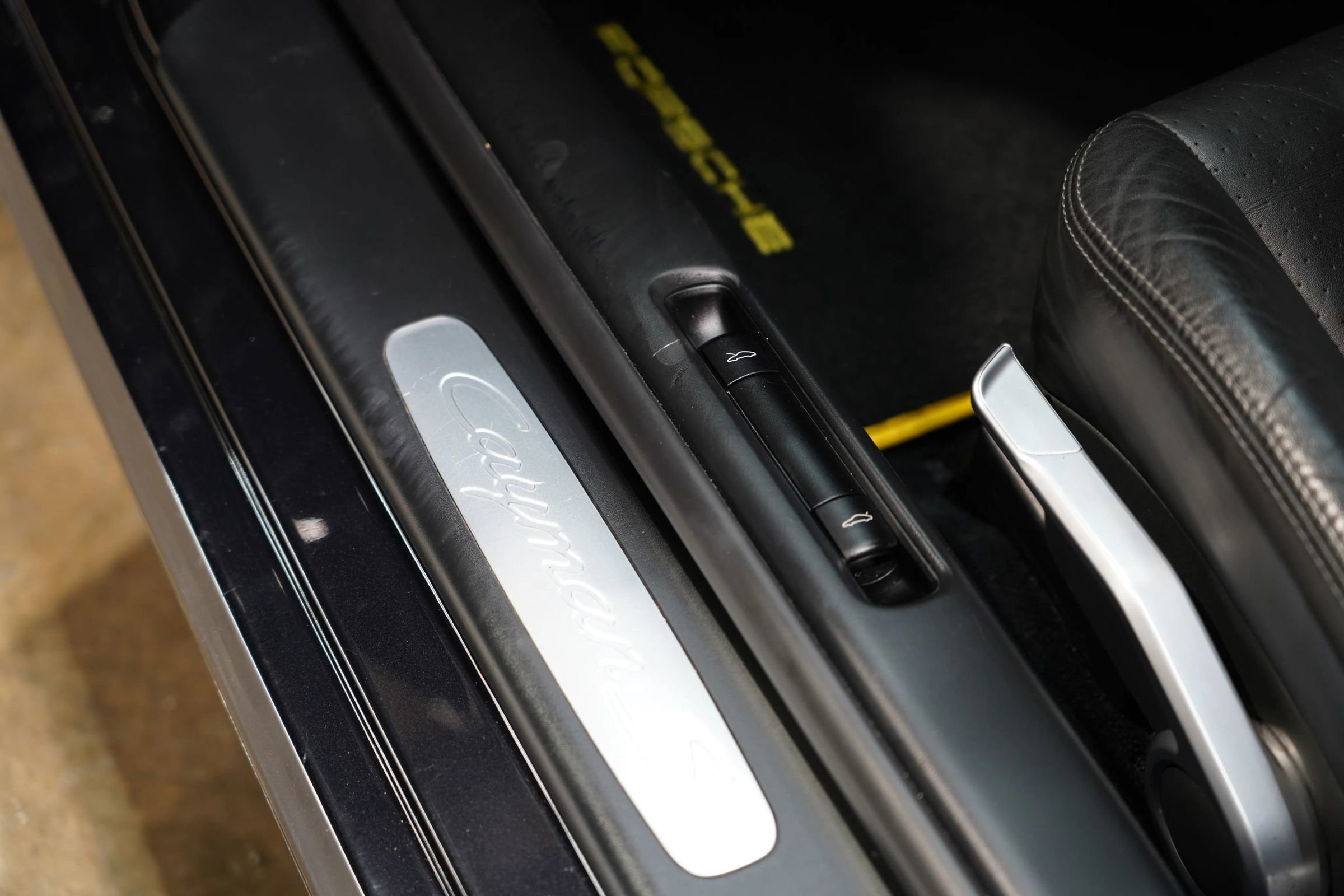 Used 2009 Porsche Cayman S image 40