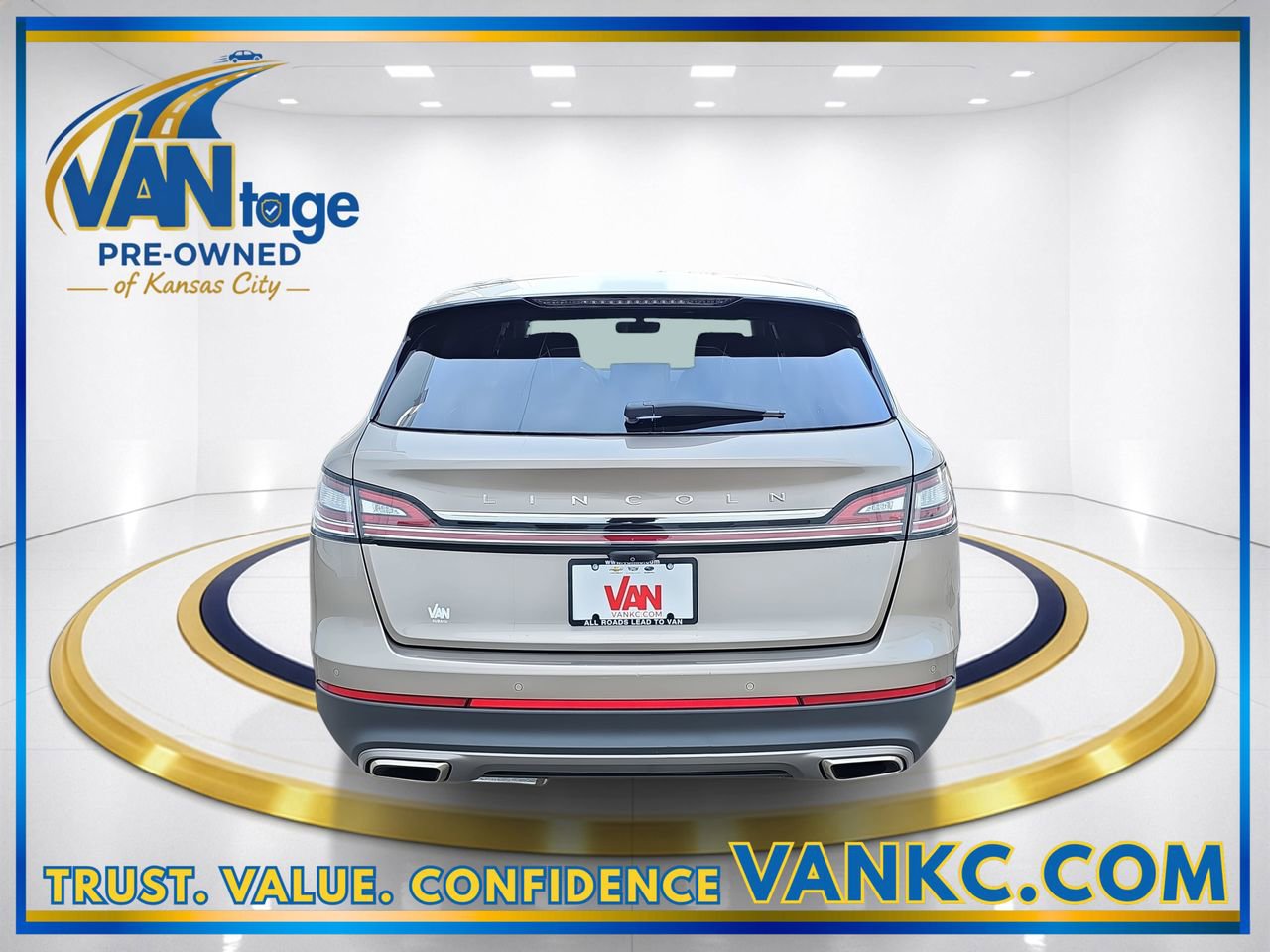 Used 2021 Lincoln Nautilus Reserve w/ Equipment Group 201A image 7