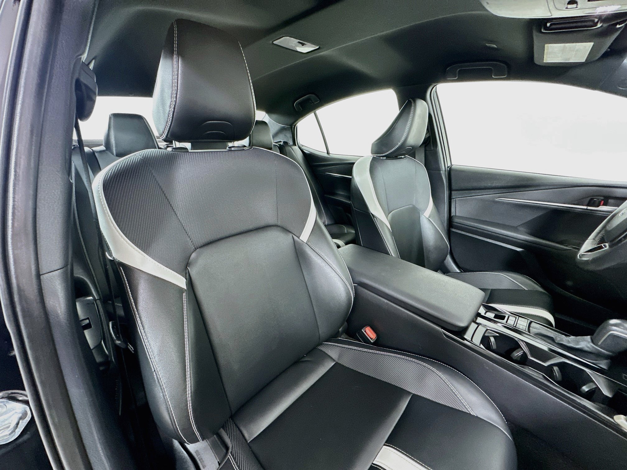 Certified 2025 Toyota Camry SE FWD image 25