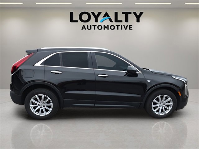 Used 2022 Cadillac XT4 Luxury w/ Cold Weather Package image 6