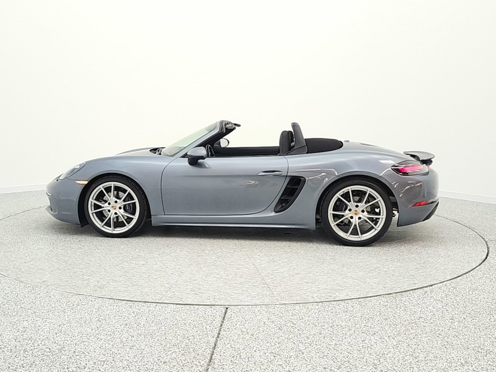 Used 2025 Porsche 718 Boxster w/ Premium Package image 8