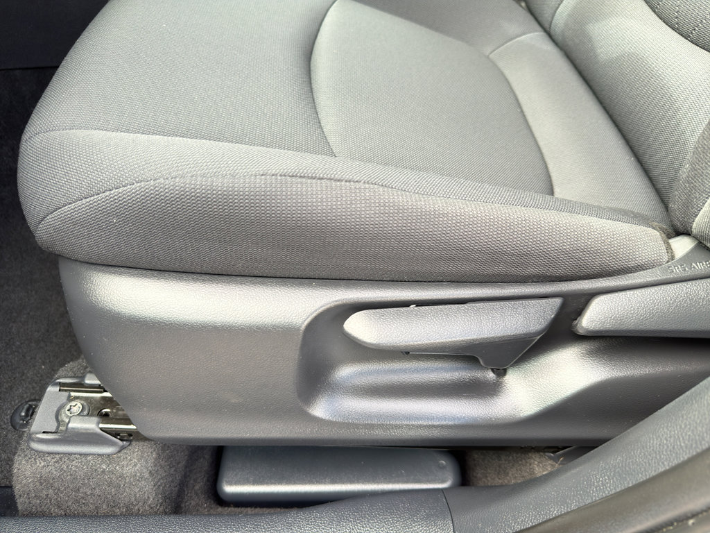 Used 2022 Toyota Corolla Cross LE image 16