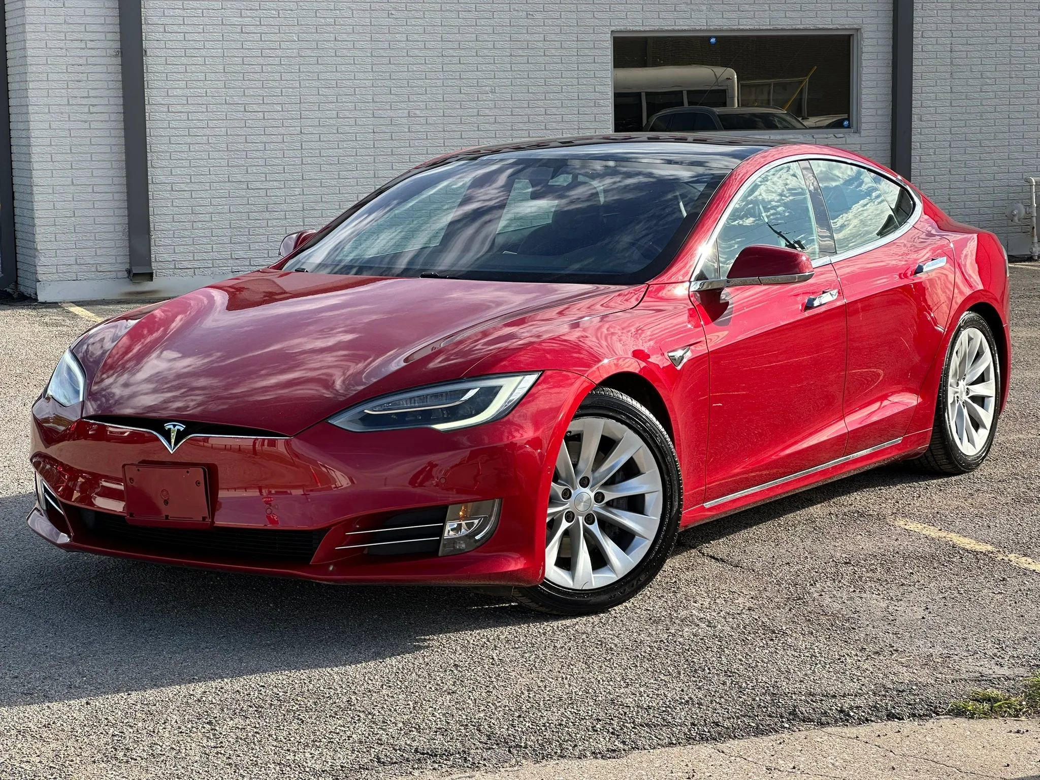 Used 2017 Tesla Model S 75D AWD/4WD image 2