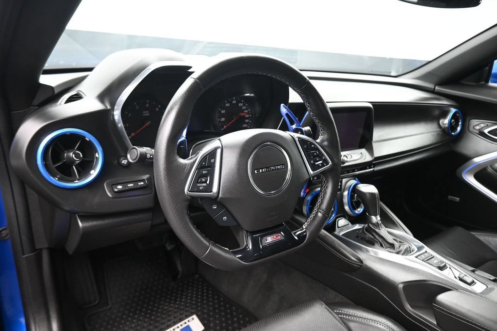 Used 2018 Chevrolet Camaro SS RWD image 15
