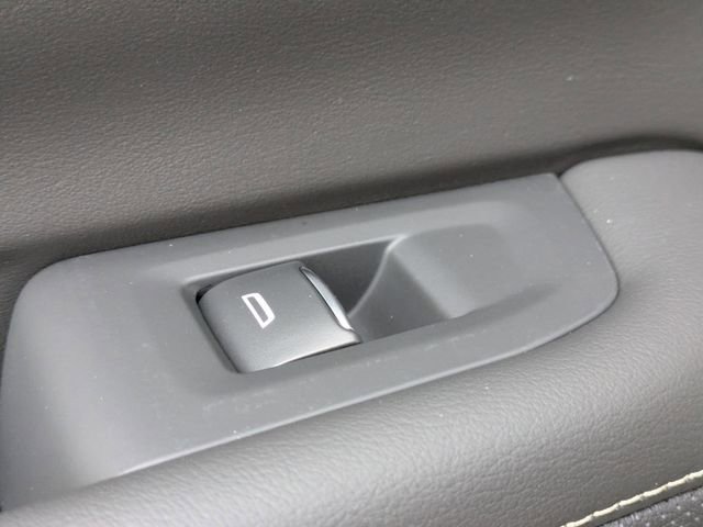 New 2025 Chevrolet Suburban Premier w/ Sun And Tow Package image 28