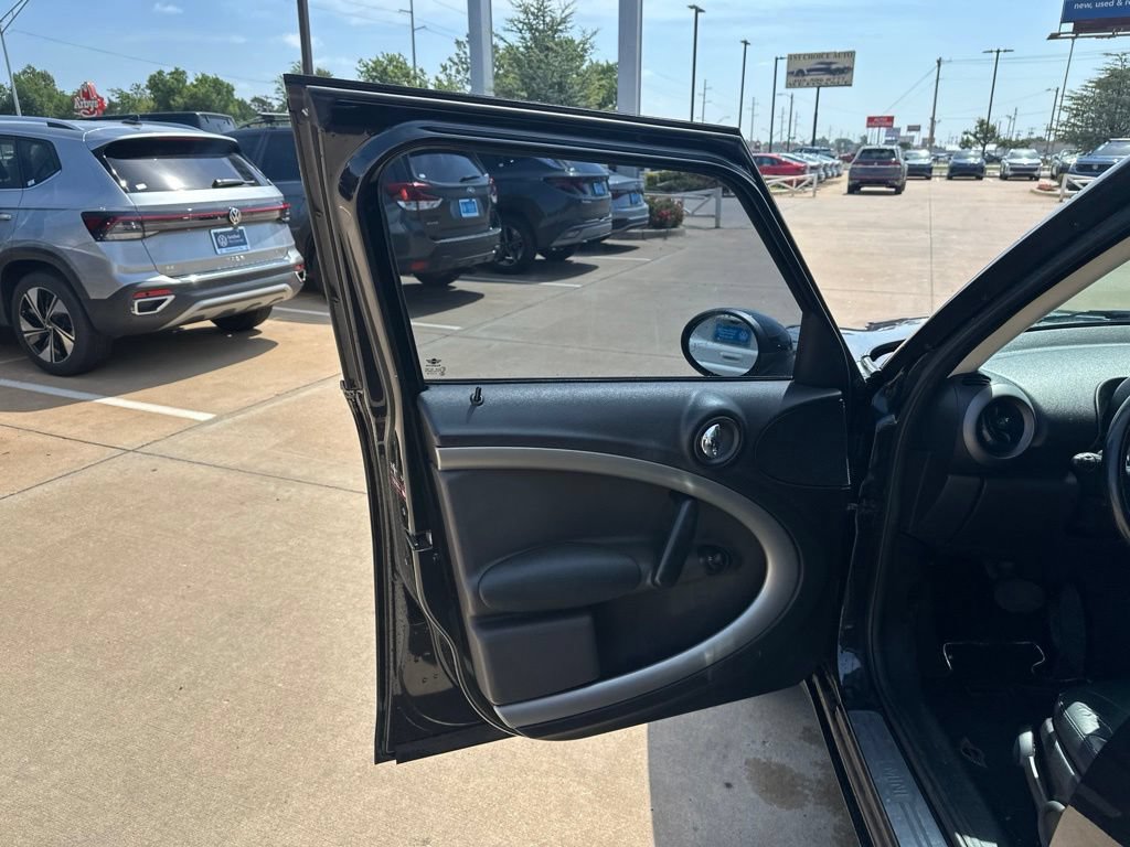 Used 2012 MINI Cooper Countryman FWD image 9