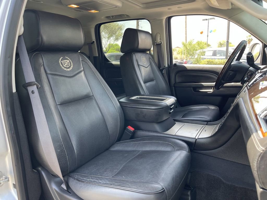Used 2012 Cadillac Escalade ESV Platinum AWD/4WD image 12