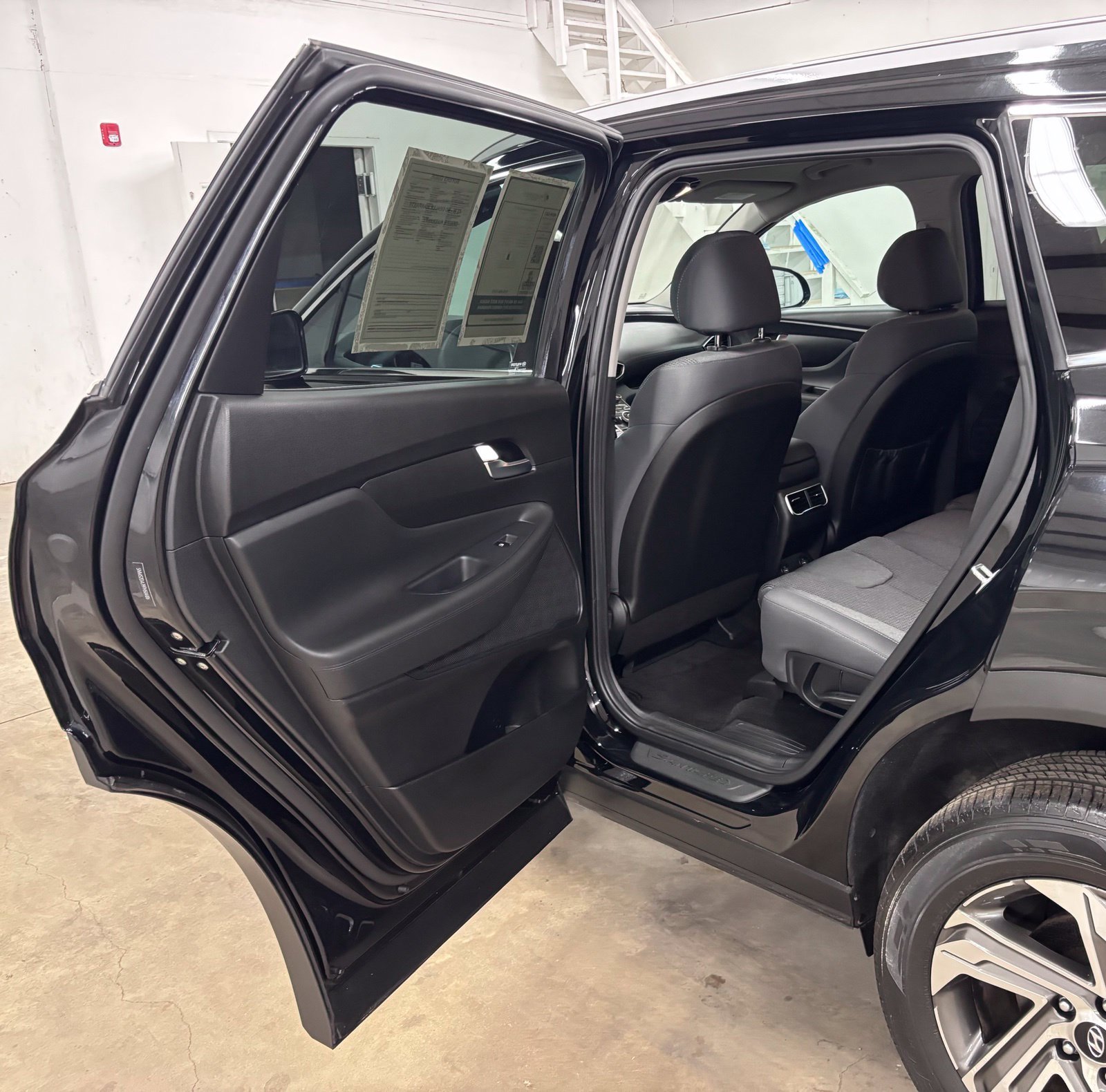 Used 2023 Hyundai Santa Fe SEL w/ Cargo Package AWD/4WD image 23