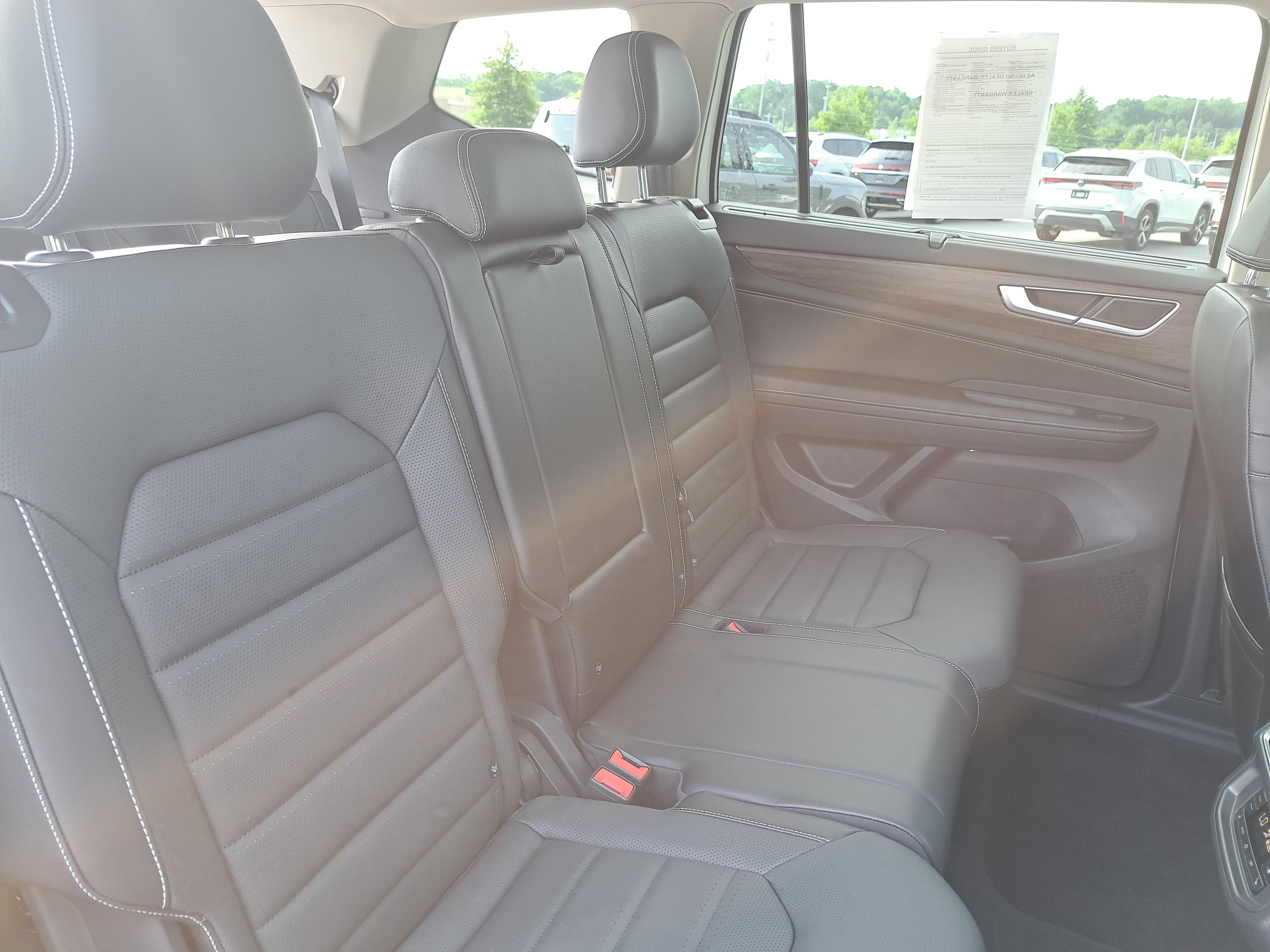 Used 2024 Volkswagen Atlas SEL AWD/4WD image 12