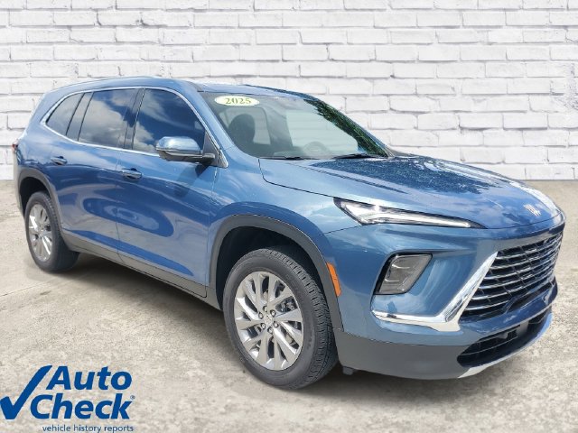 Used 2025 Buick Enclave Preferred FWD image 5