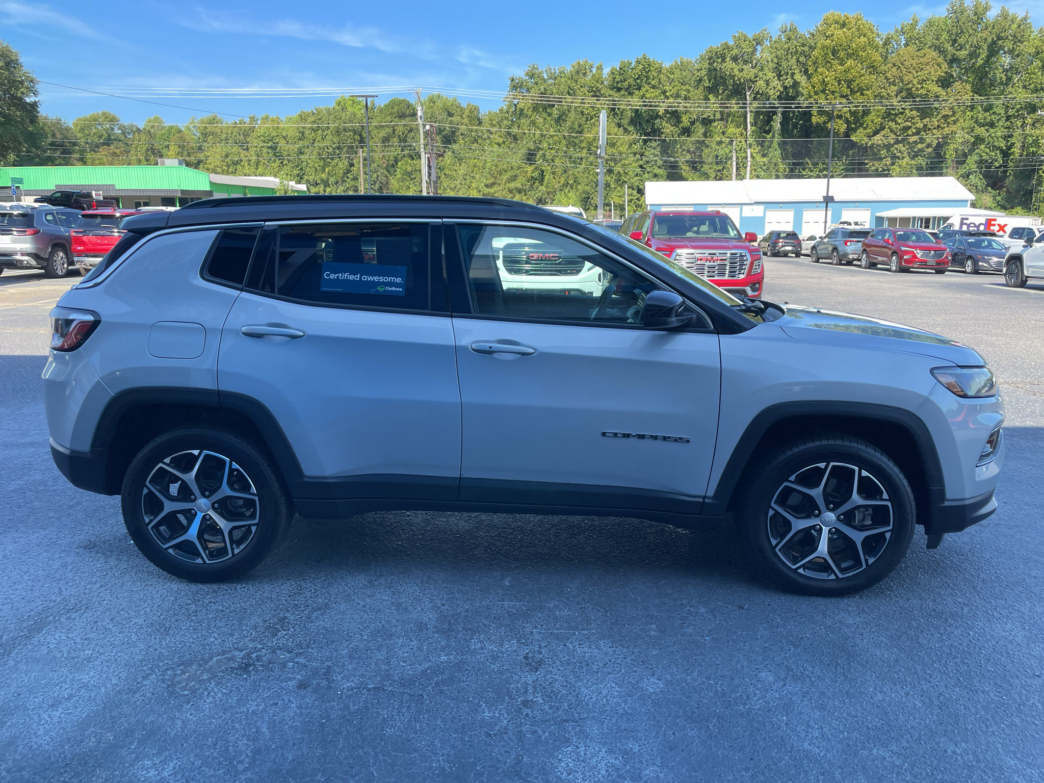 Used 2024 Jeep Compass Limited AWD/4WD image 2